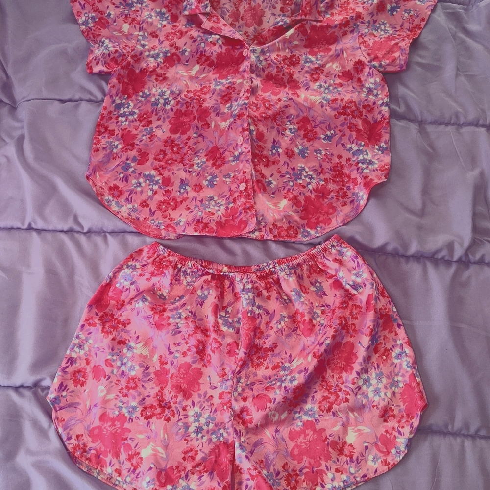 Vintage silky lingerie lounge set.